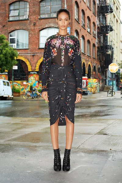 Look 10